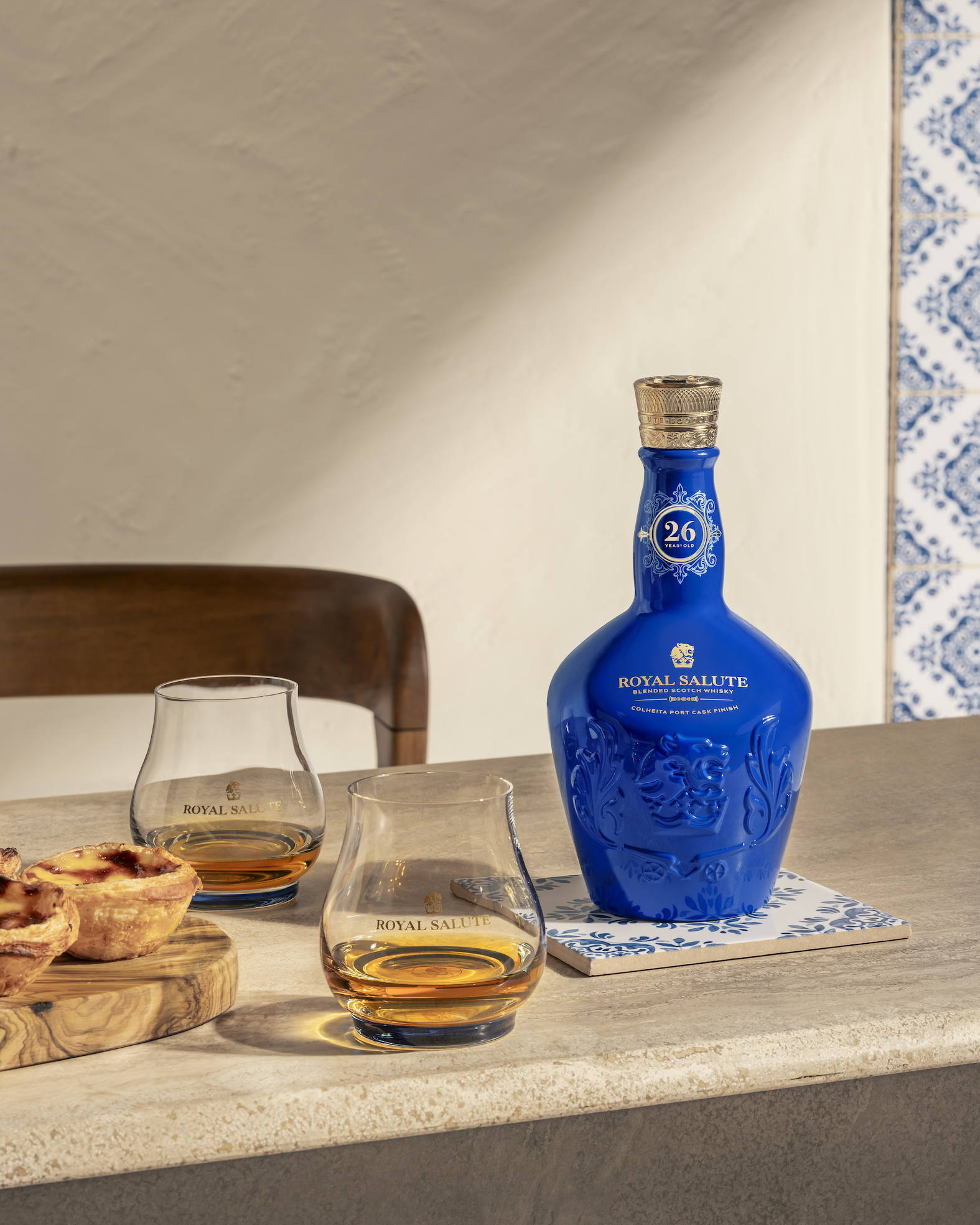 Packshot_26yr old Colheita port cask finish lifestyle shot